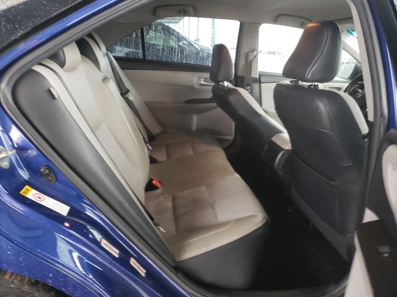 2015 Toyota Camry - Image 11