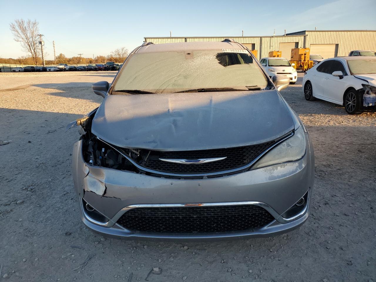 2018 Chrysler Pacifica - Image 5