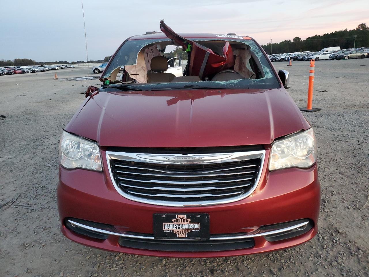 2015 Chrysler Town & Country - Image 5