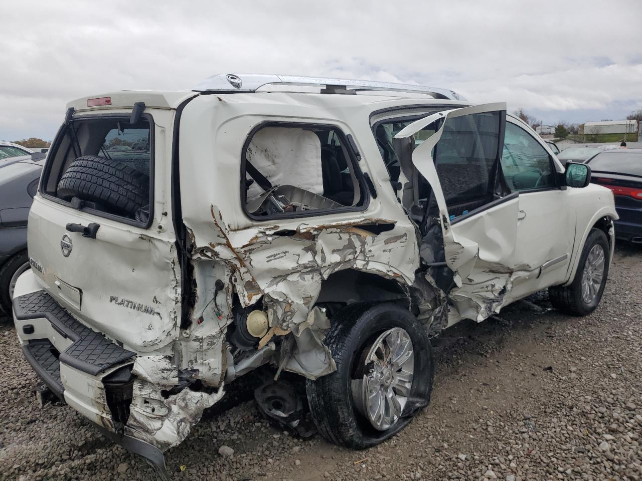 2015 Nissan Armada - Image 3