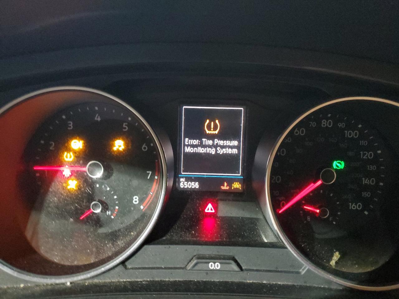 2018 Volkswagen Tiguan - Image 9