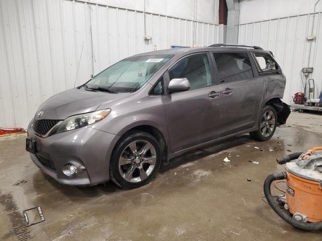 2011 Toyota Sienna Sport للبيع في Franklin، WI - Rear End