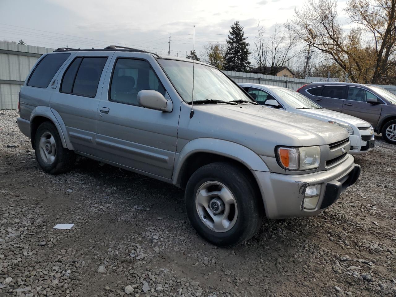 1999 Infiniti QX4 - Image 3