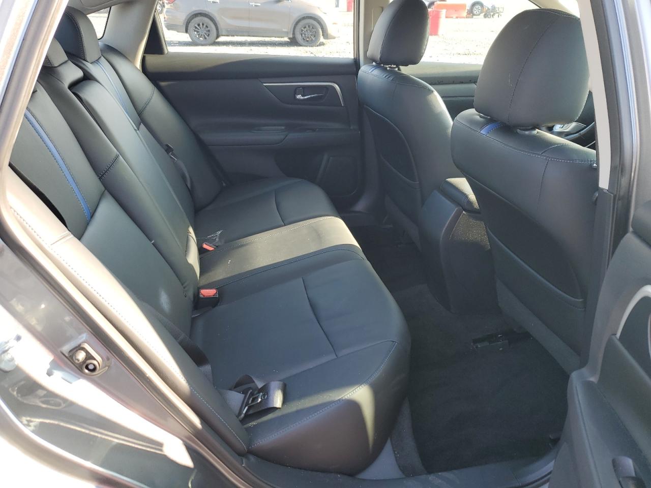 2018 Nissan Altima - Image 10