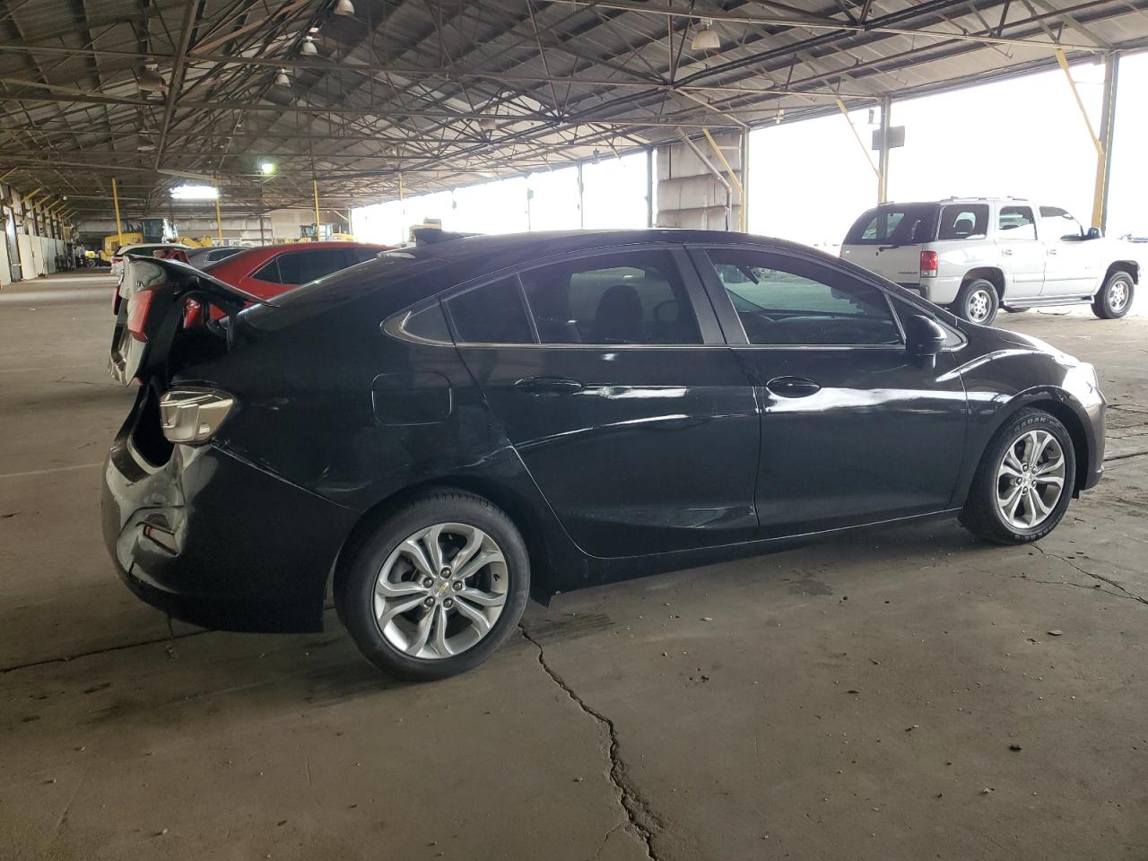 VIN 1G1BE5SM0K7143105 2019 CHEVROLET CRUZE no.3