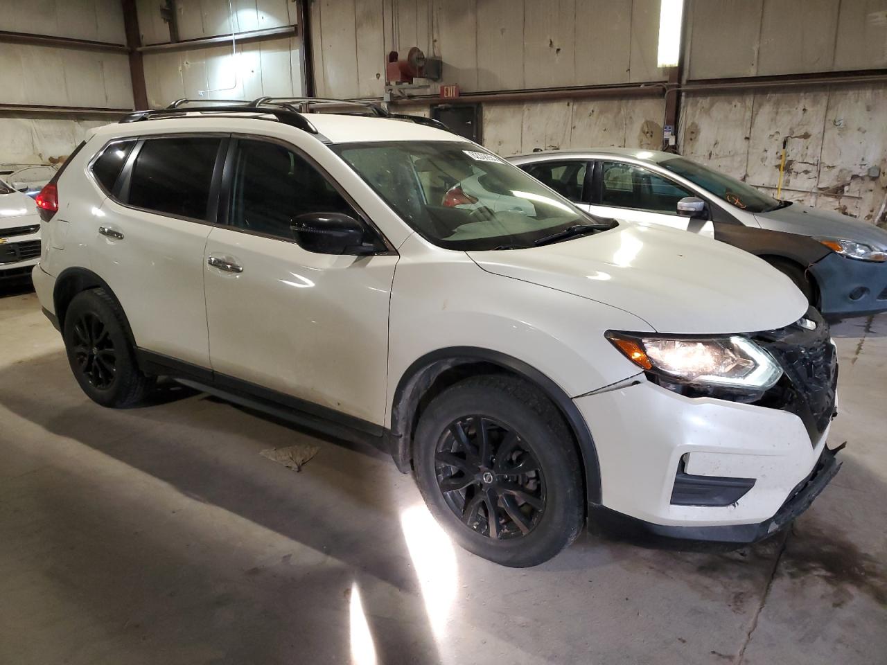 2017 Nissan Rogue - Image 4