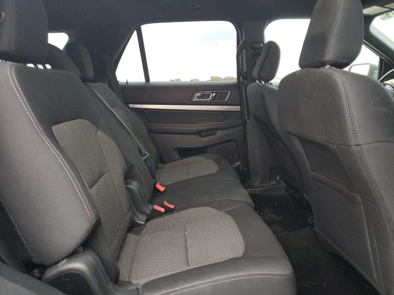2019 Ford Explorer - Image 11
