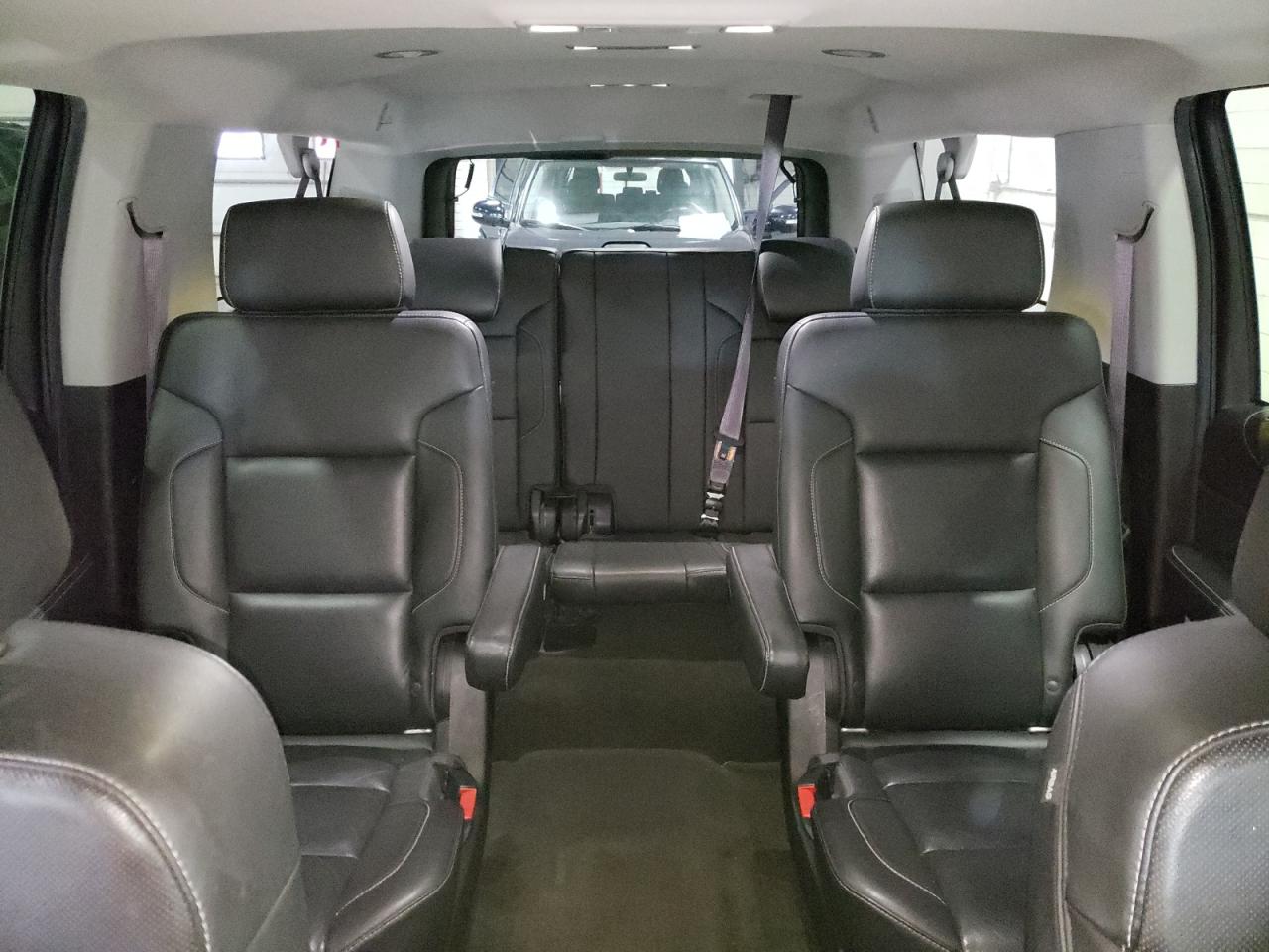 2016 Chevrolet Suburban - Image 10