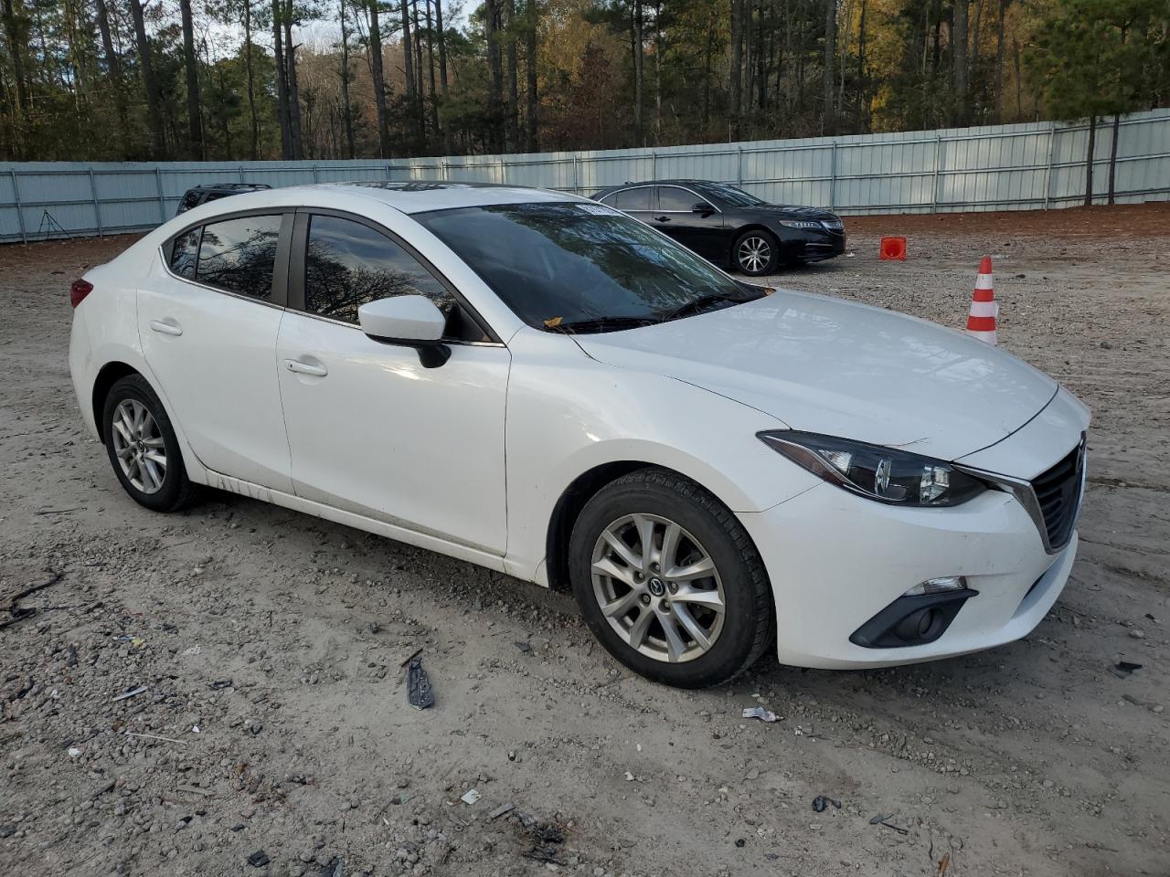 2016 Mazda 3 - Image 4