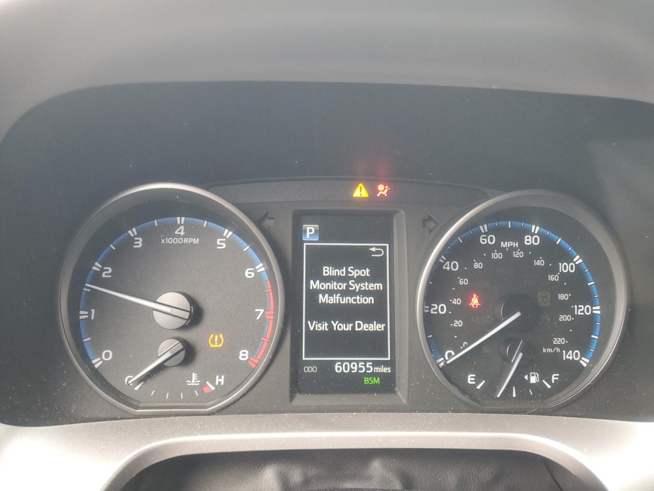 2018 Toyota RAV 4 - Image 9