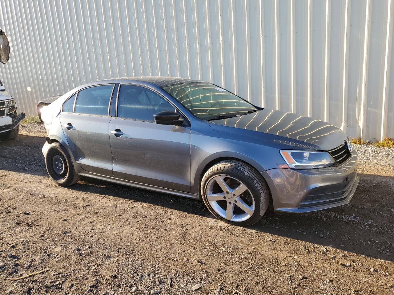 2015 Volkswagen Jetta - Image 4