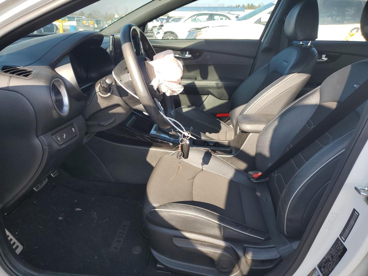 2023 Kia Forte - Image 7