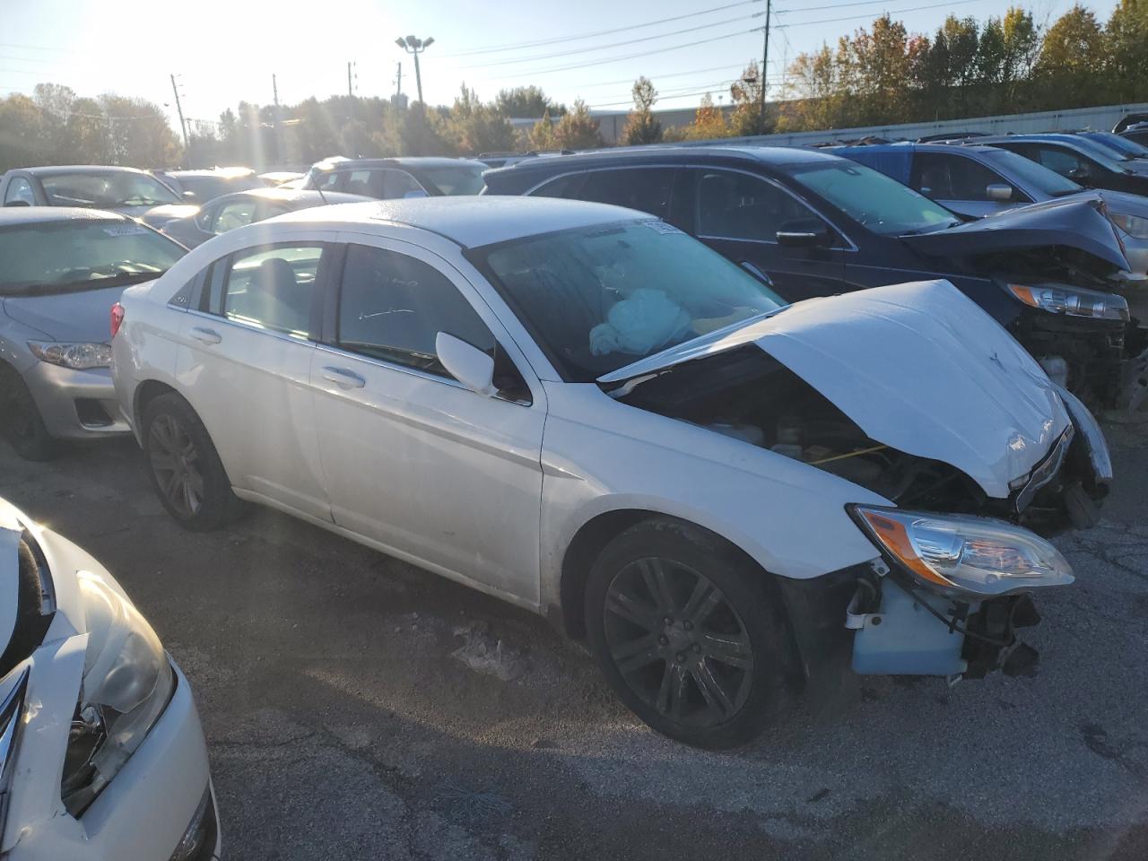 2013 Chrysler 200 - Image 4