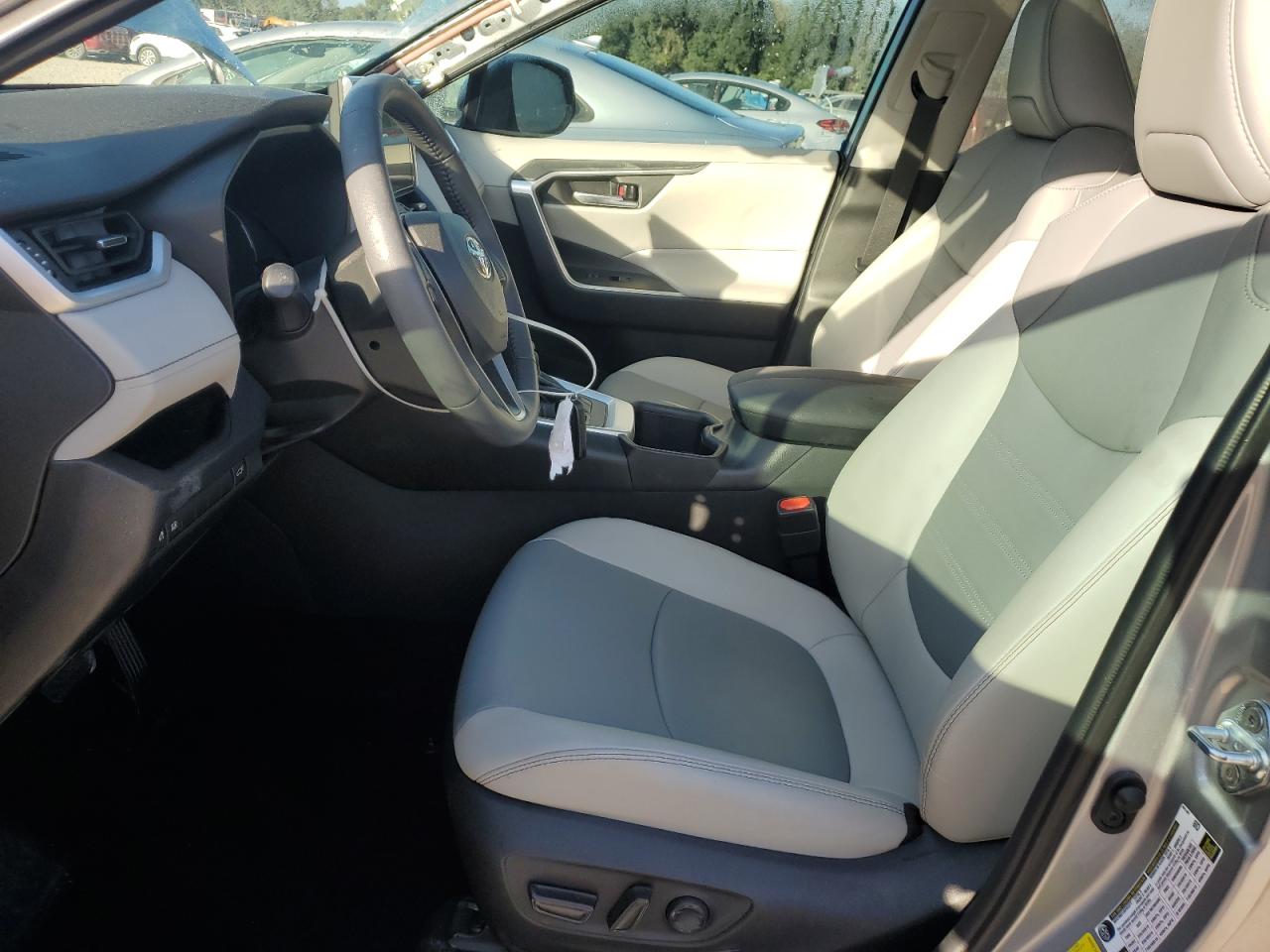 2023 Toyota RAV 4 - Image 7