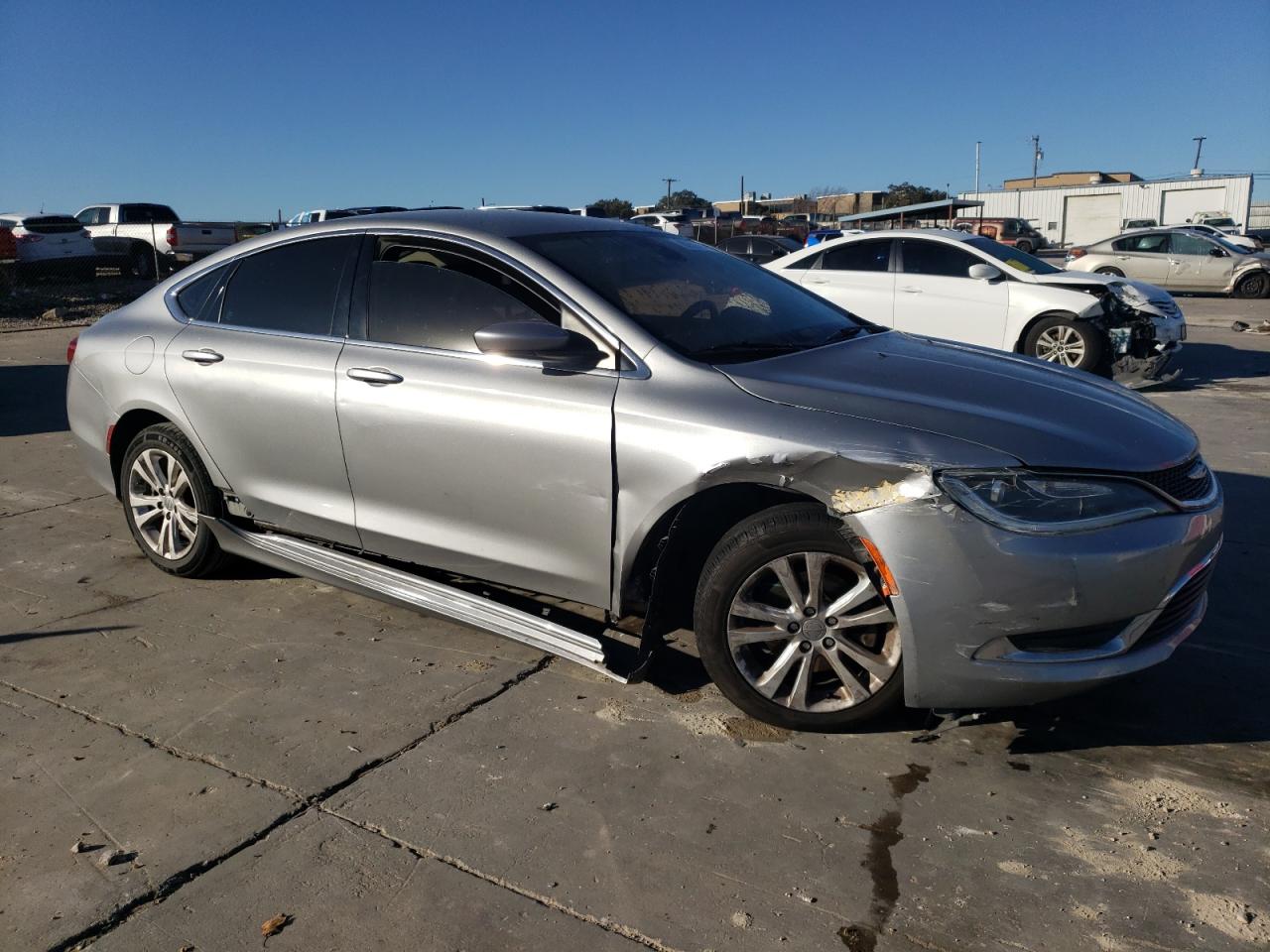 VIN 1C3CCCAB7FN567117 2015 CHRYSLER 200 no.4