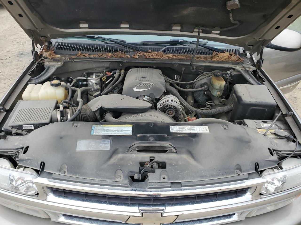 2001 Chevrolet Suburban - Image 13