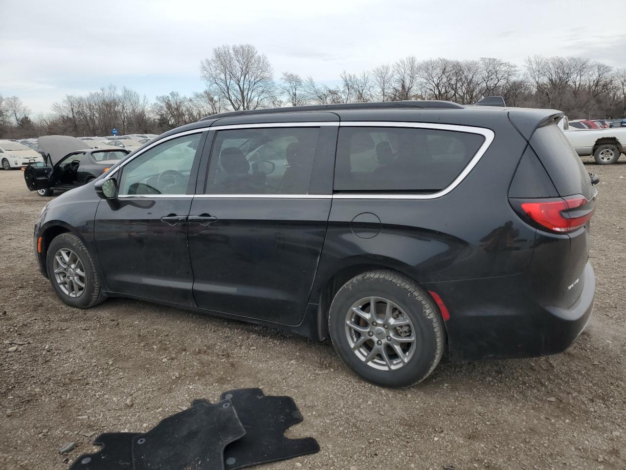 2021 Chrysler Pacifica - Image 2