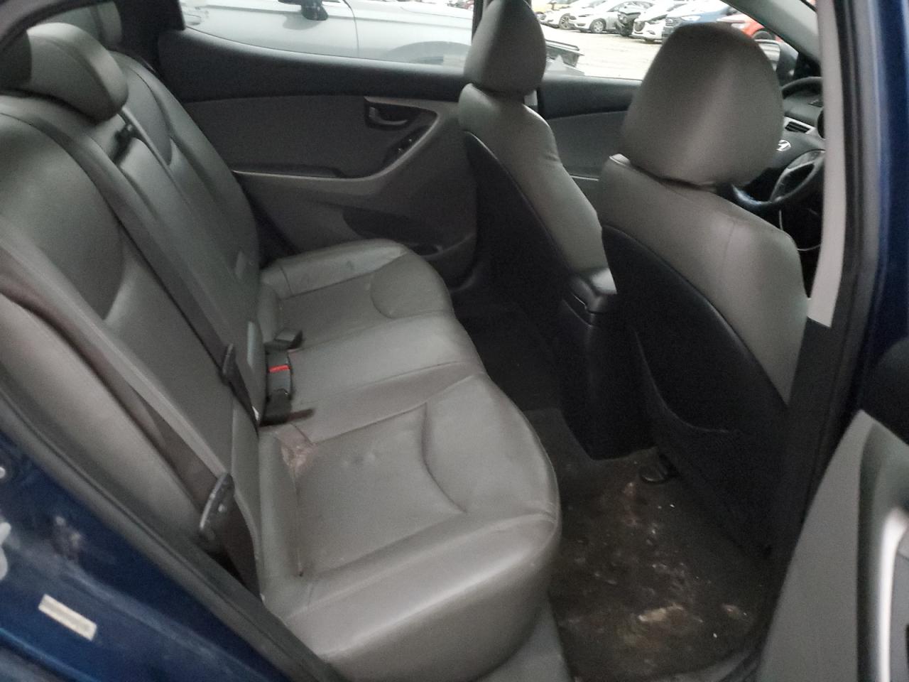 2013 Hyundai Elantra - Image 10