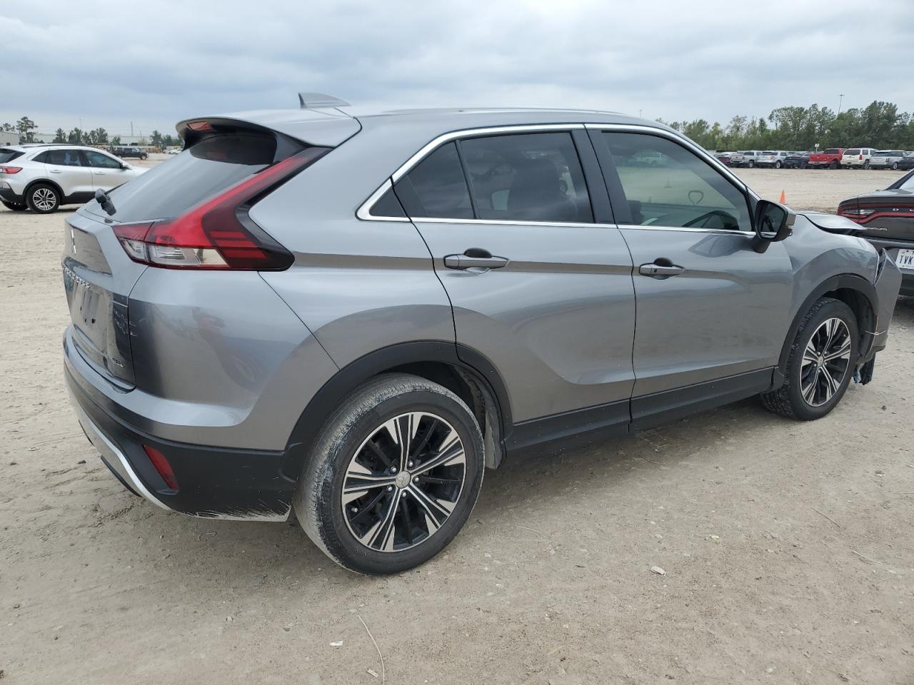 2022 Mitsubishi Eclipse - Image 3