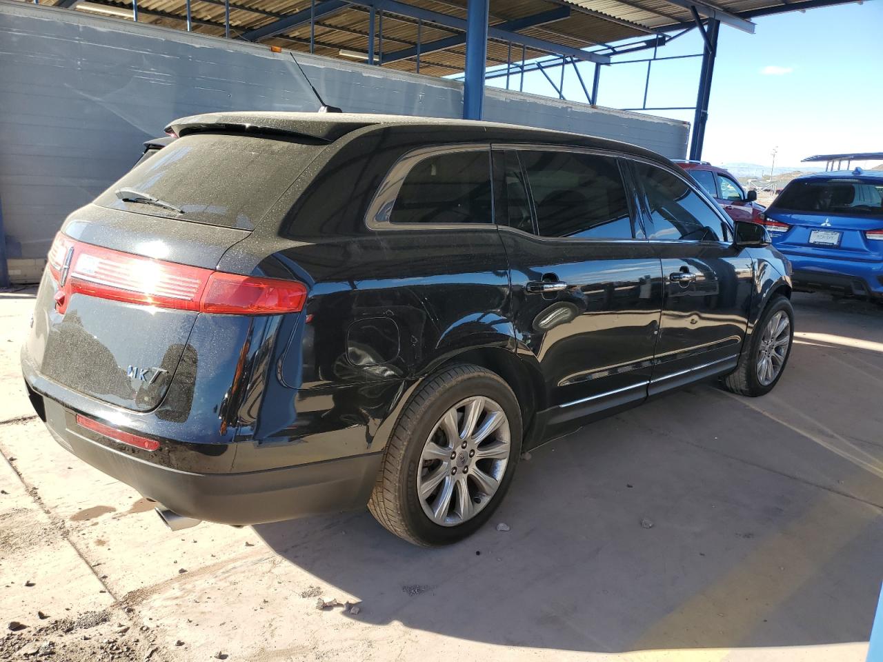 2019 Lincoln MKT - Image 3