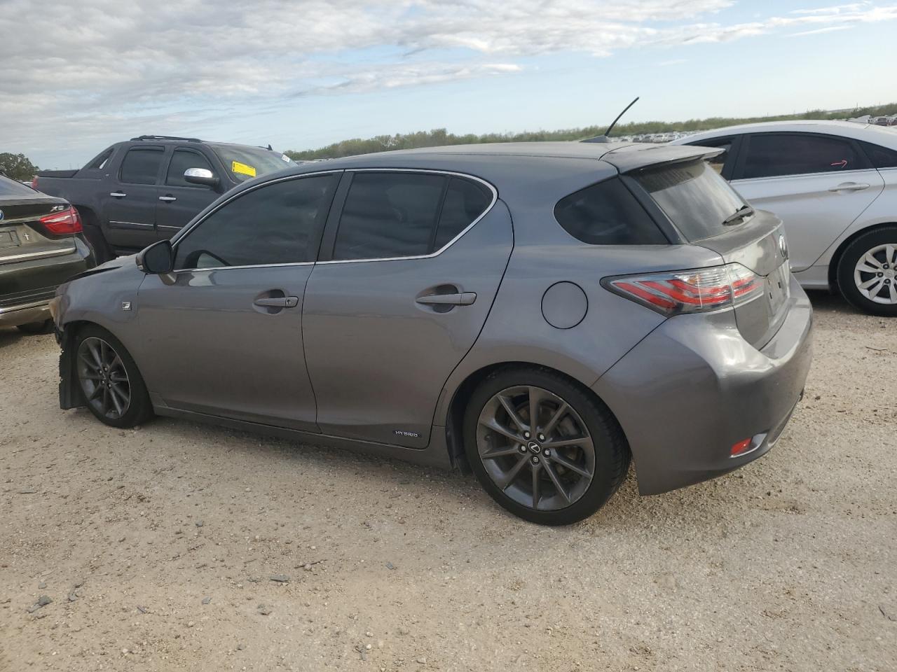2012 Lexus CT - Image 2