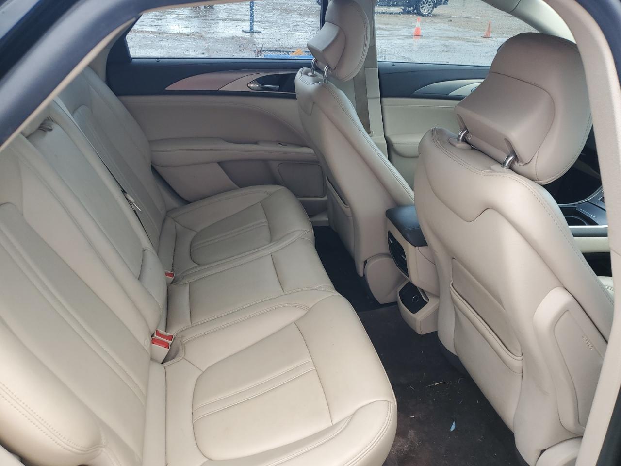 2017 Lincoln MKZ - Image 10
