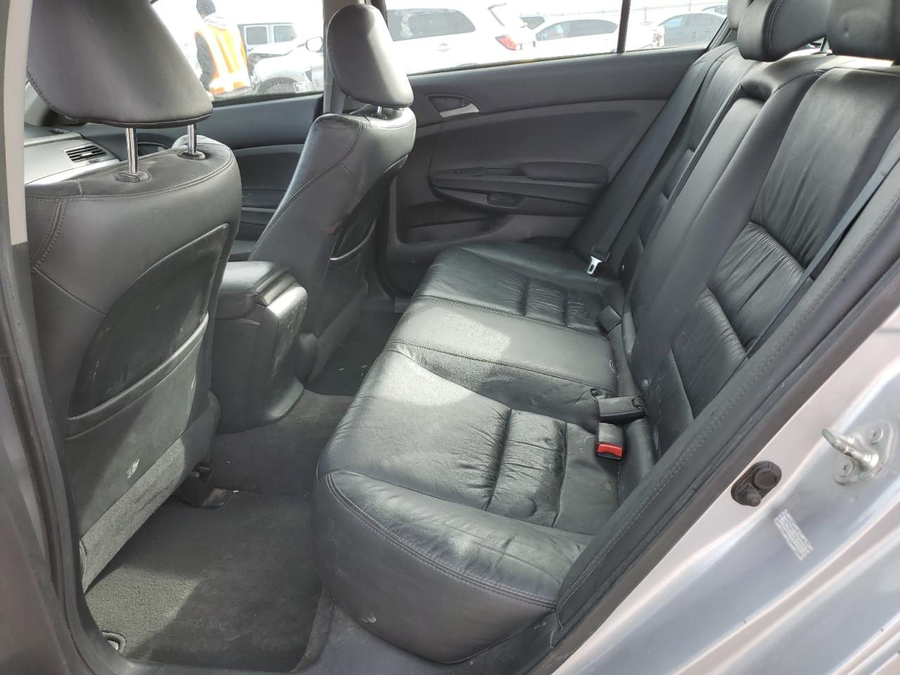 2011 Honda Accord - Image 10