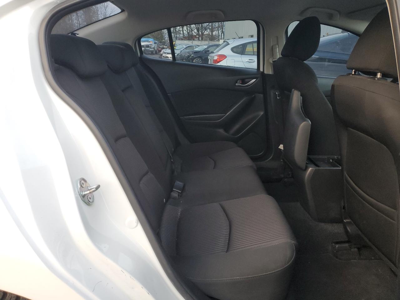 2016 Mazda 3 - Image 10