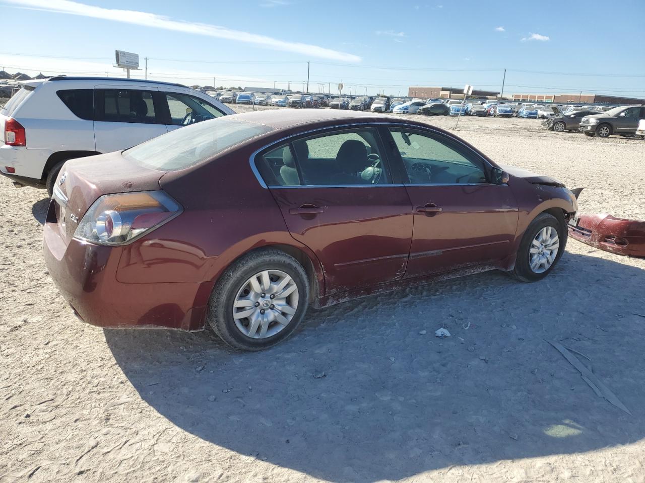 2010 Nissan Altima - Image 3