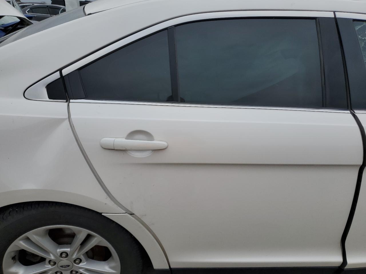 2016 Ford Taurus - Image 10