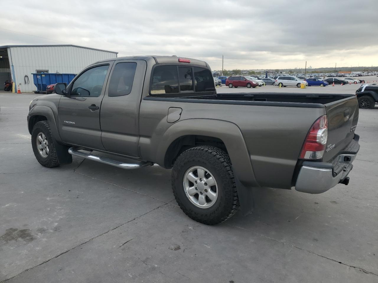 2009 Toyota Tacoma - Image 2