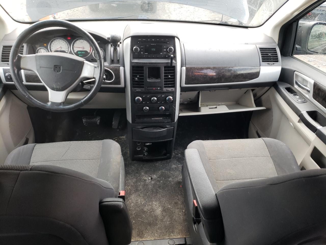 2009 Dodge Caravan - Image 8
