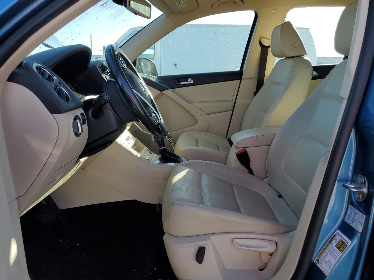 2017 Volkswagen Tiguan - Image 7