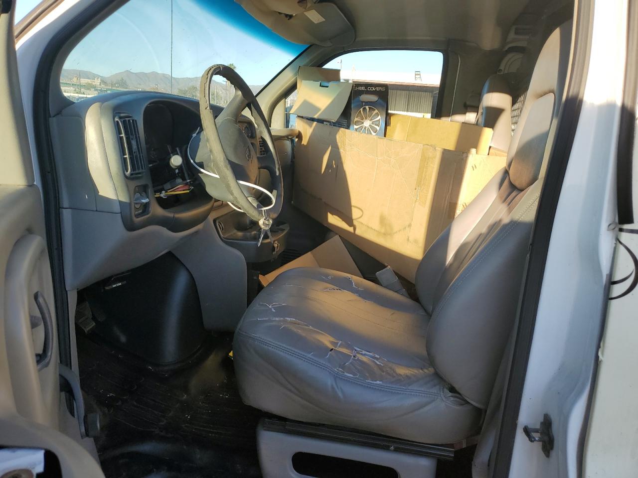 2000 Chevrolet Express - Image 7
