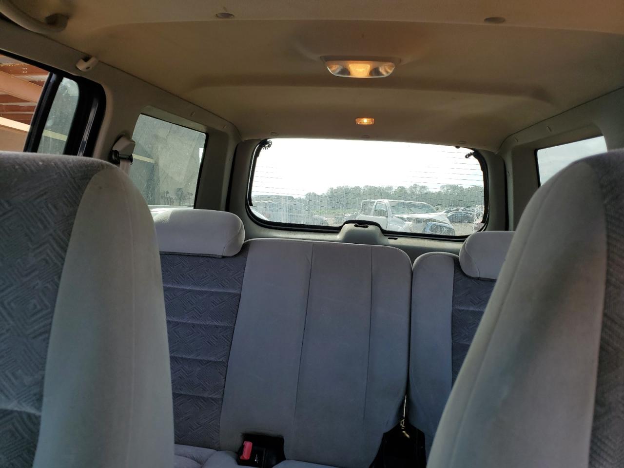 2000 Ford Explorer - Image 10