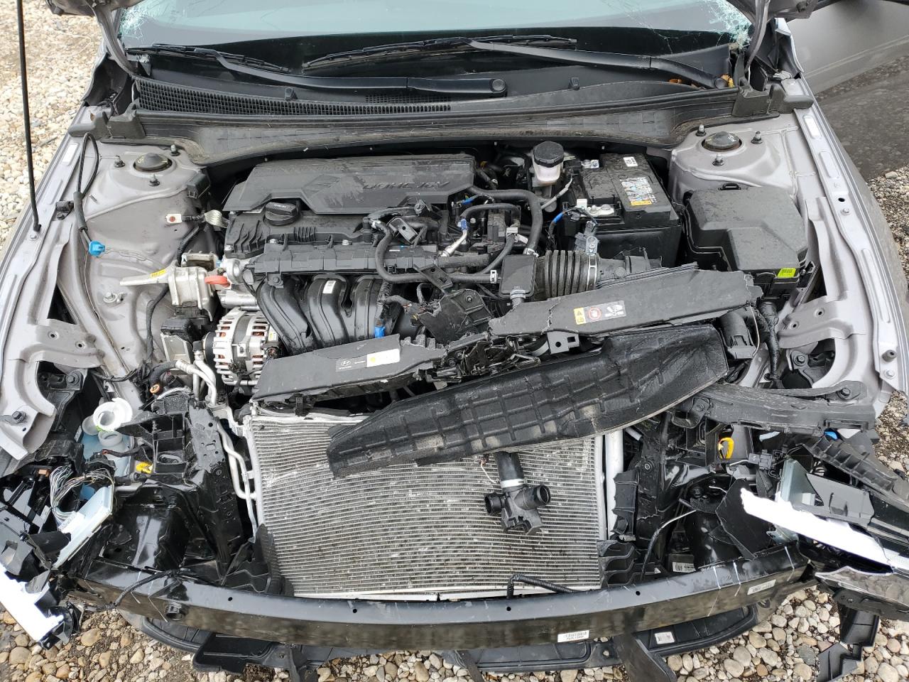 2024 Hyundai Elantra - Image 12
