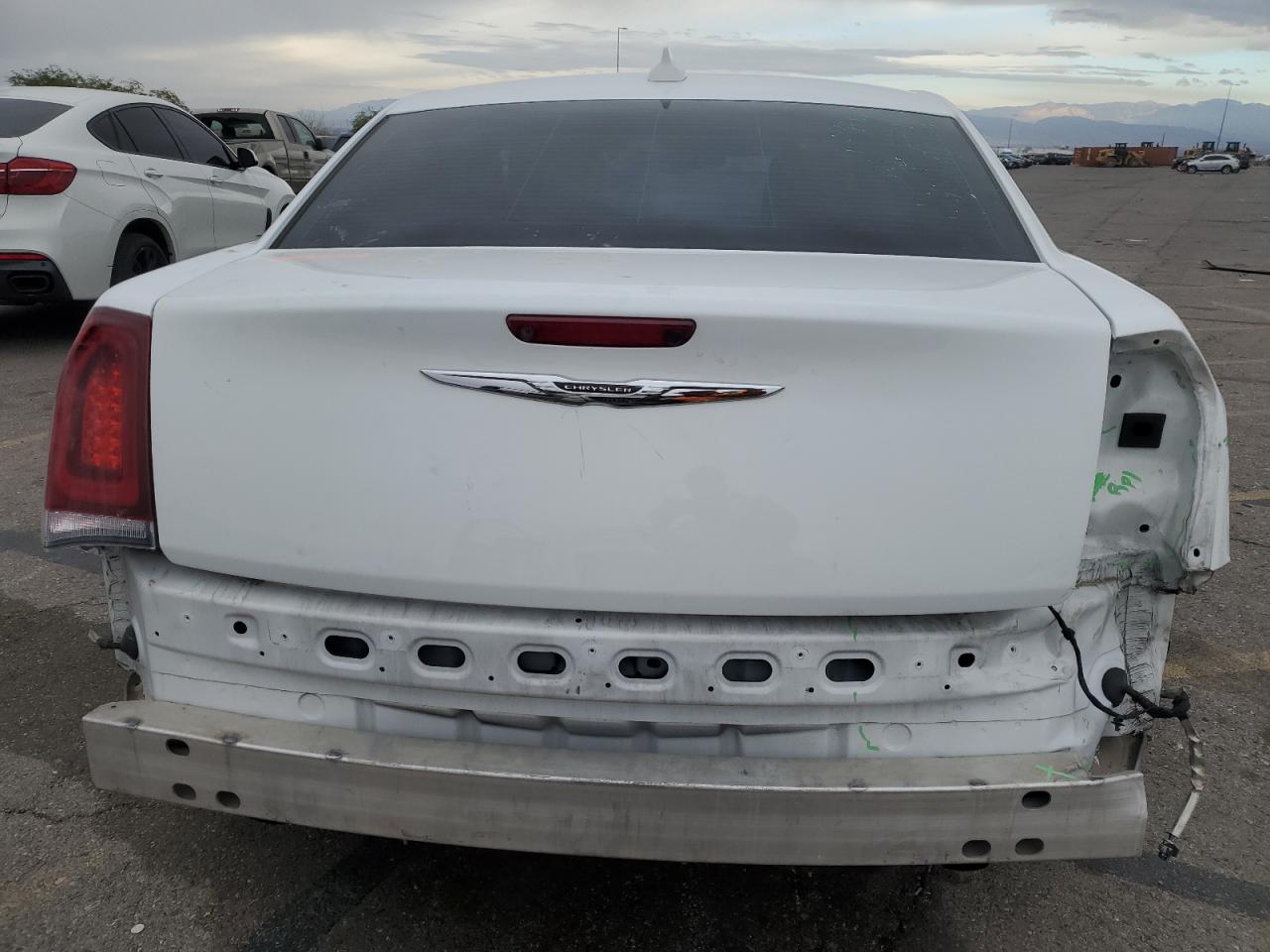 2015 Chrysler 300 - Image 6