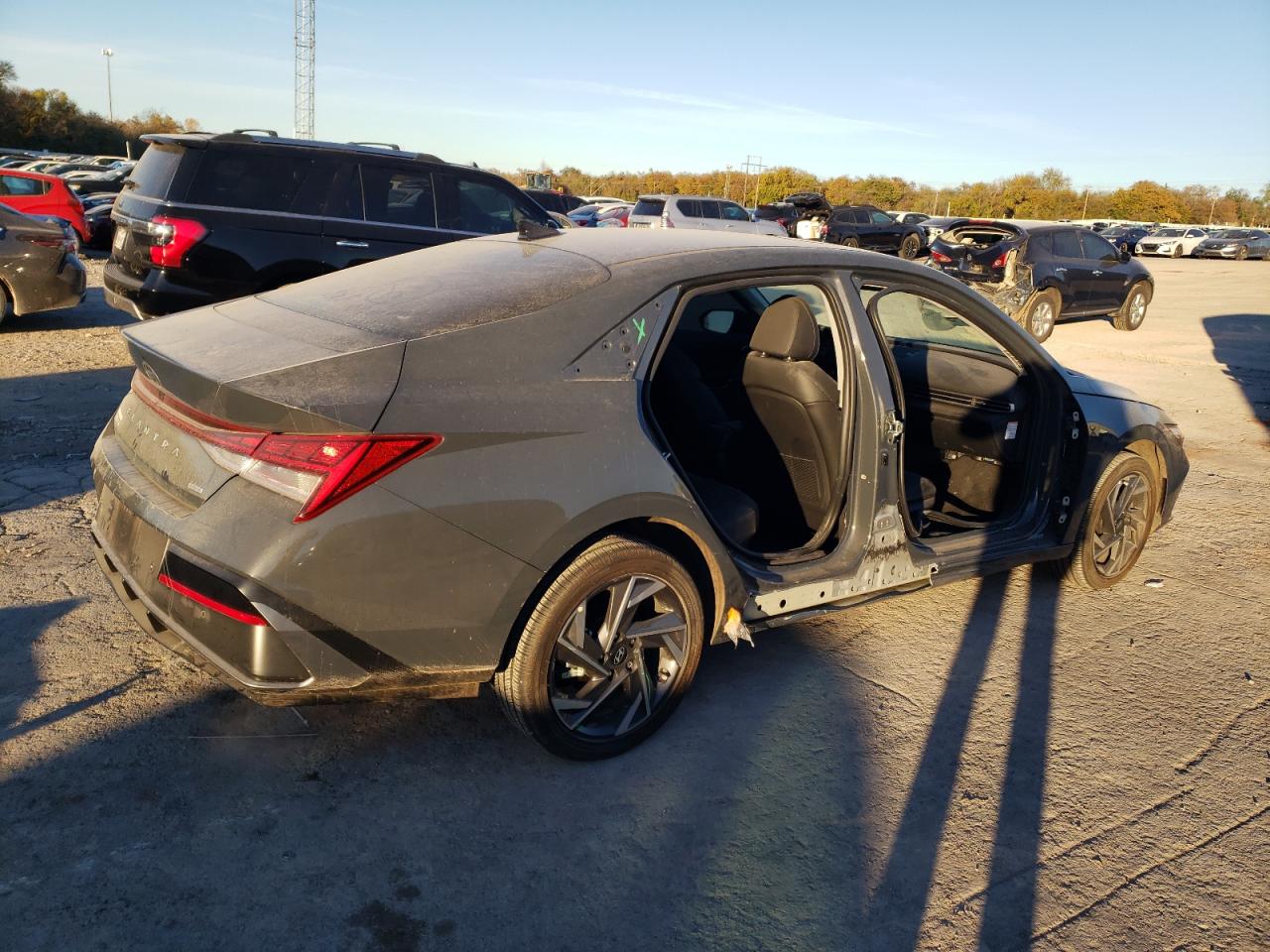 2024 Hyundai Elantra - Image 3