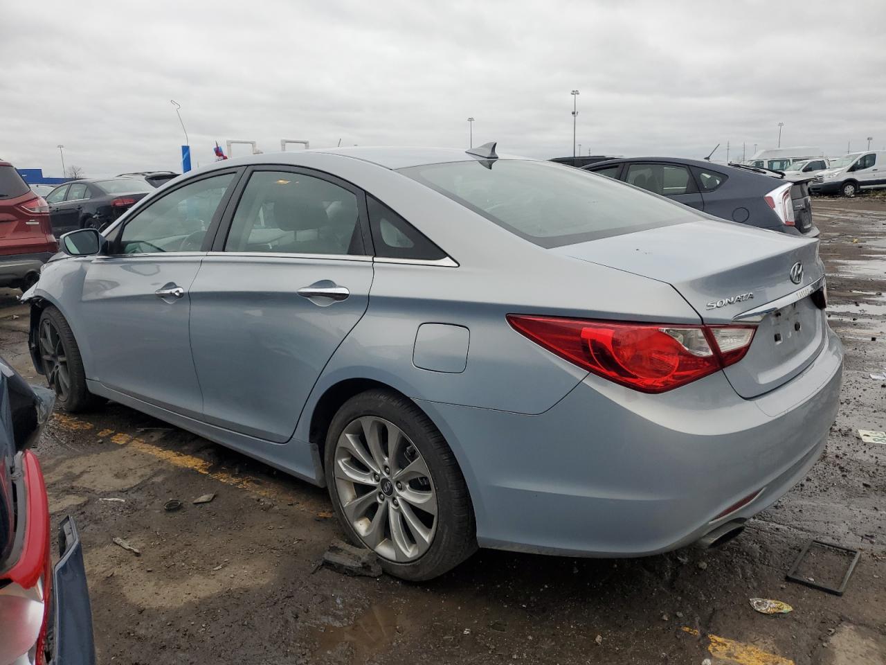 2013 Hyundai Sonata - Image 2