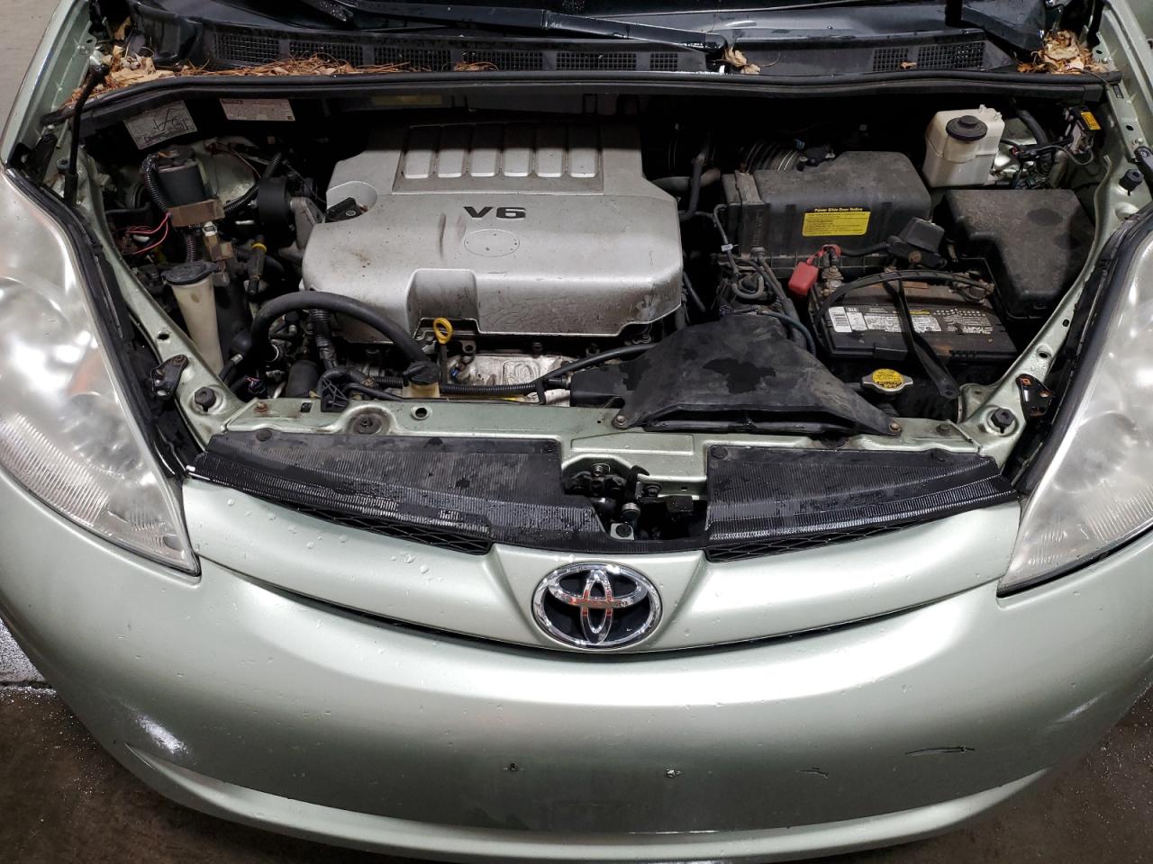 2008 Toyota Sienna - Image 12