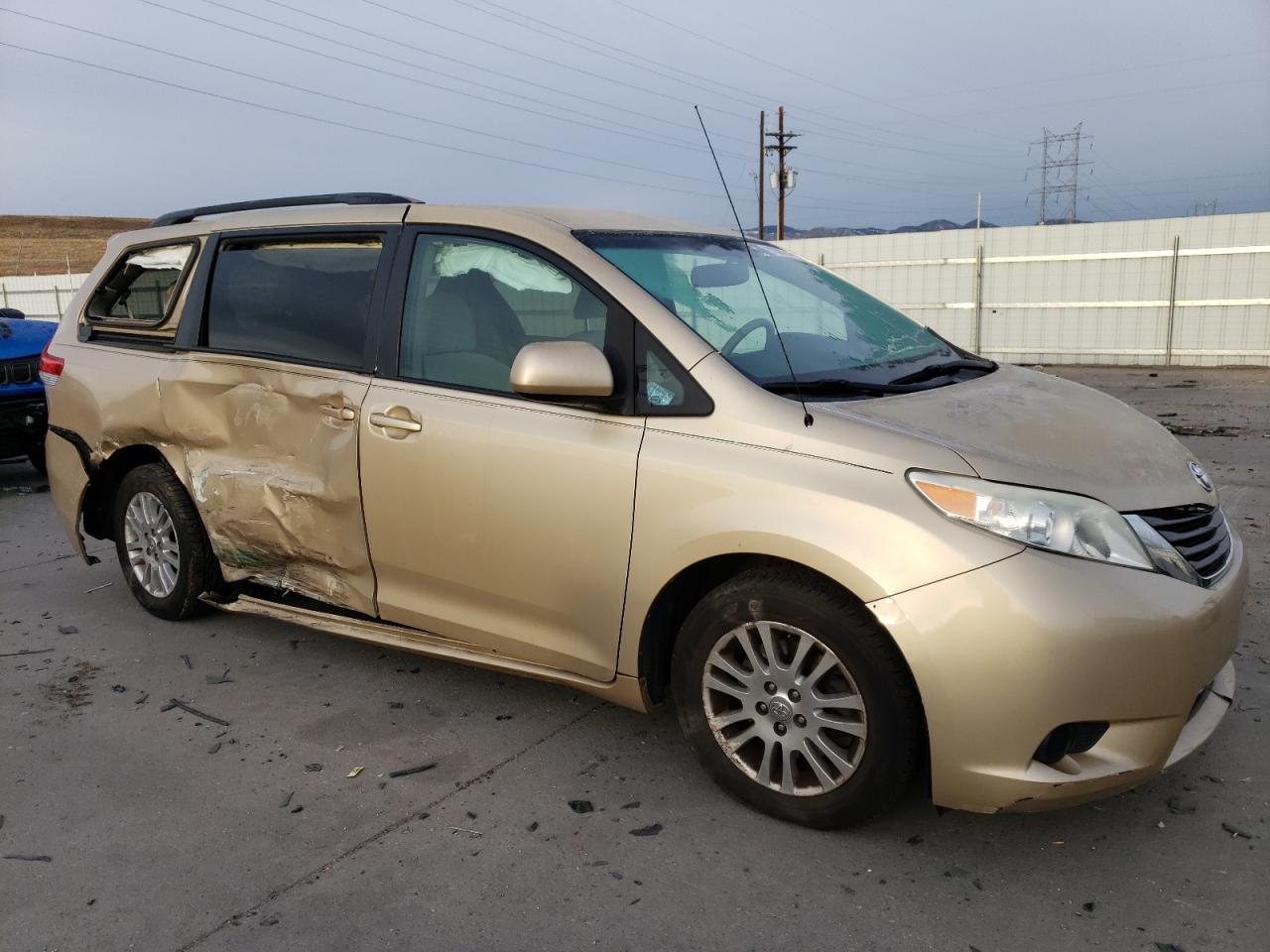 2011 Toyota Sienna - Image 4
