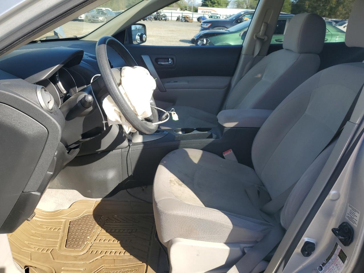 2010 Nissan Rogue - Image 7
