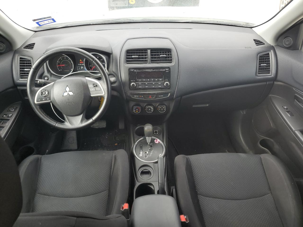 2015 Mitsubishi Outlander - Image 8