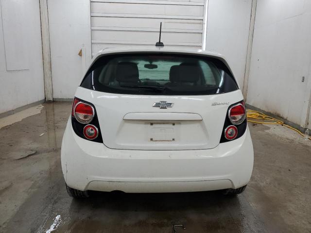  CHEVROLET SONIC 2015 Biały