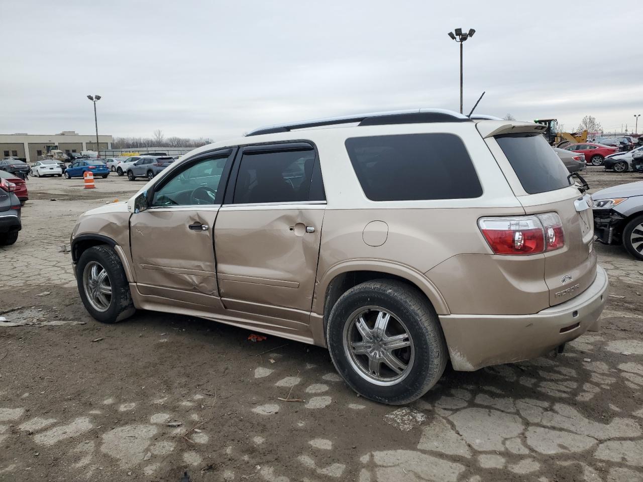 2009 GMC Acadia - Image 2