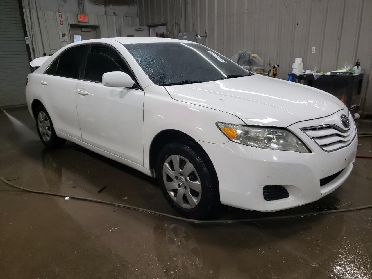 2011 Toyota Camry - Image 4