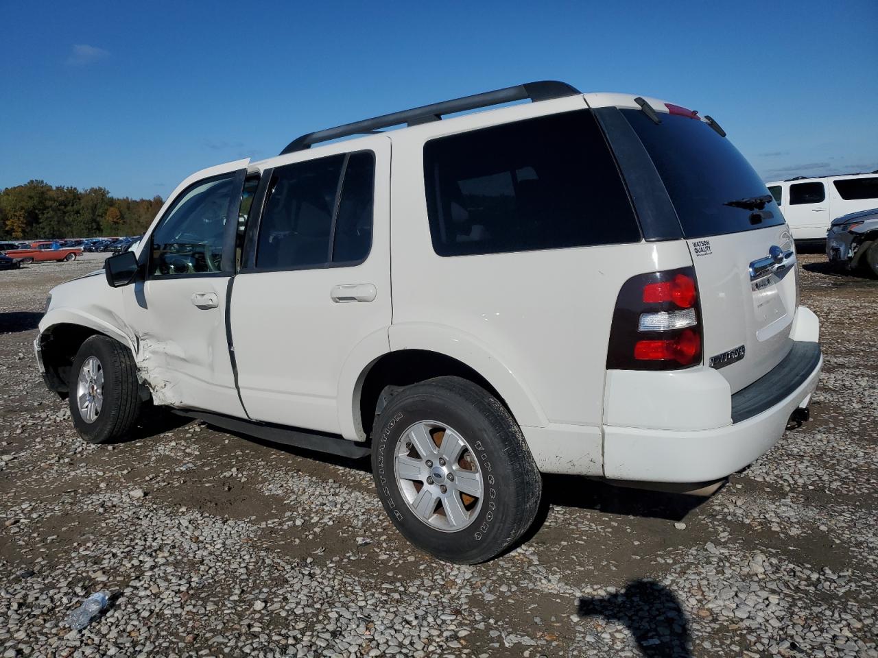 2010 Ford Explorer - Image 2