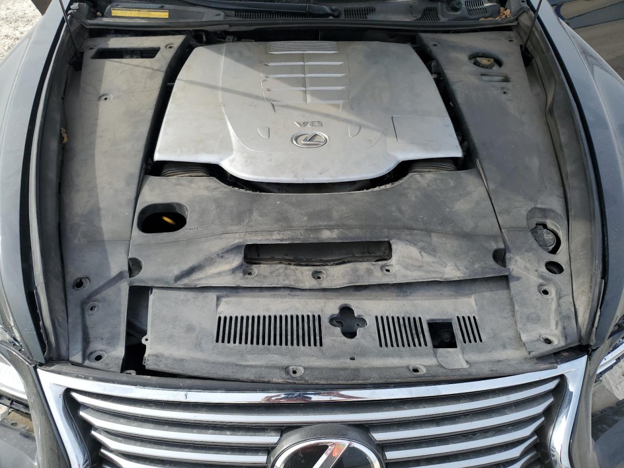 2014 Lexus LS - Image 13