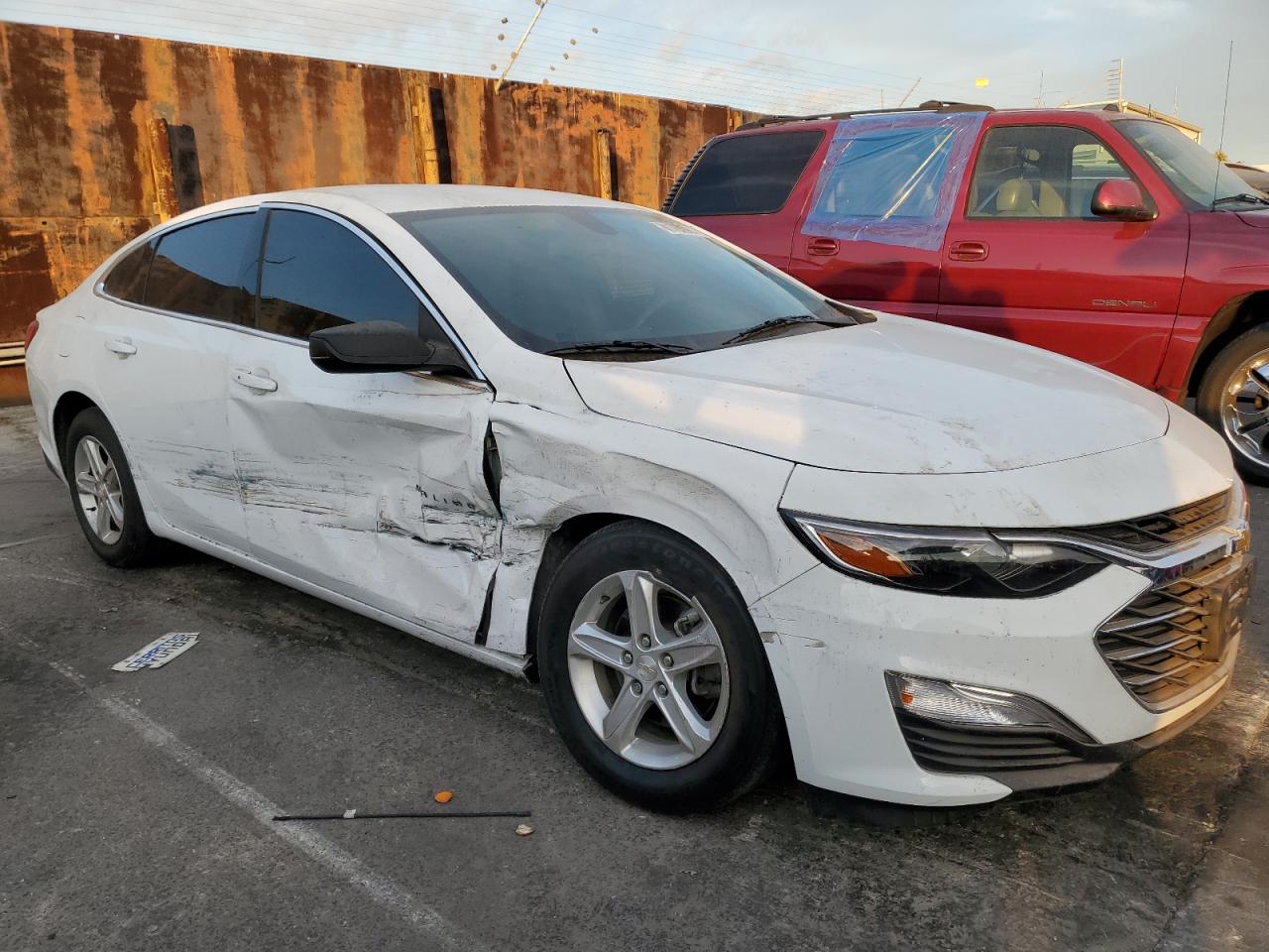 VIN 1G1ZB5ST0KF220950 2019 CHEVROLET MALIBU no.4