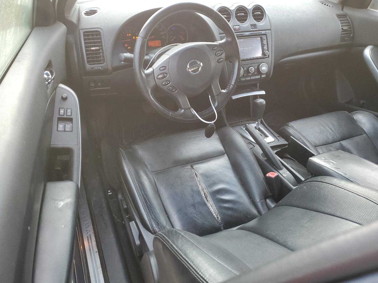2010 Nissan Altima - Image 8